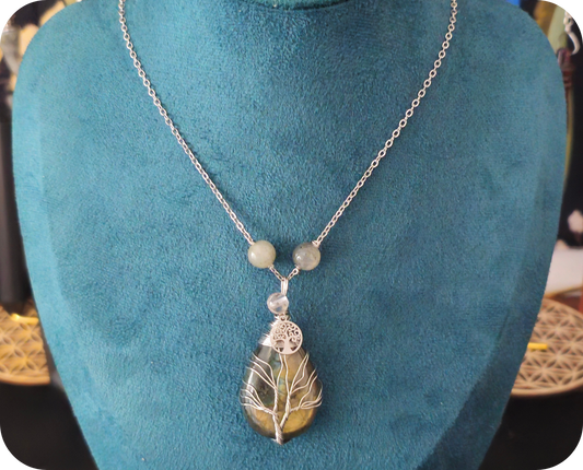 Collier Arbre Mystique